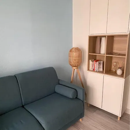 Renove Avec Piscine, 2mns A Pied Apartment