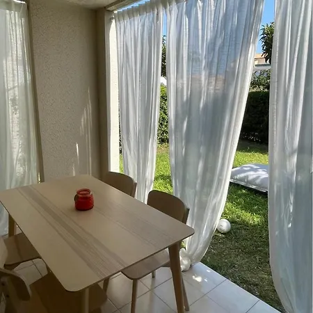 Renove Avec Piscine, 2mns A Pied Agde