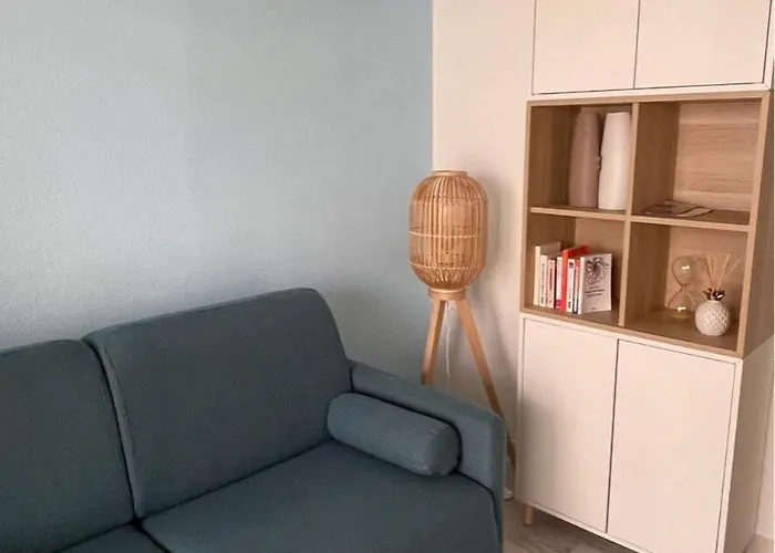 Rénové Avec Piscine, 2mns à Pied Appartamento