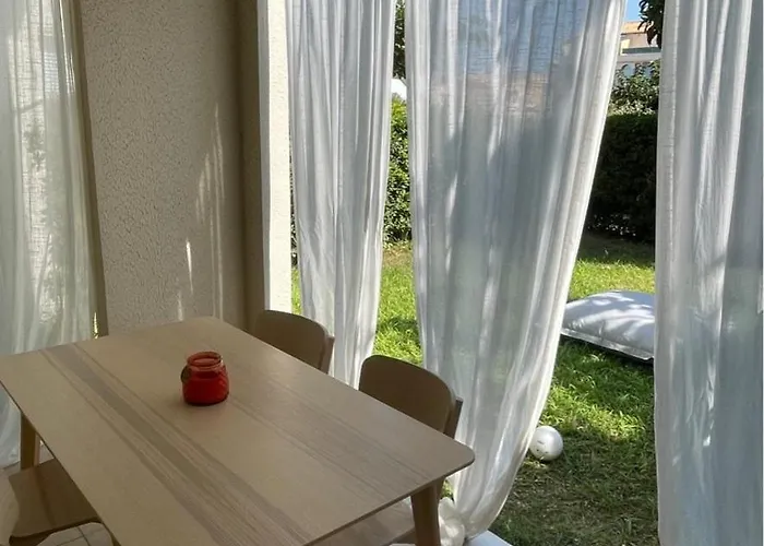 Renove Avec Piscine, 2mns A Pied Agde